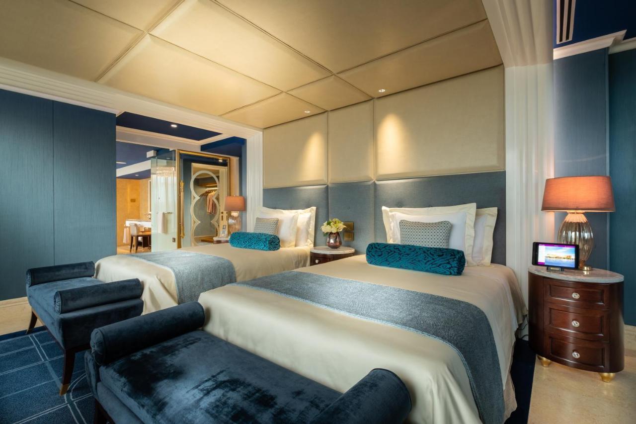 โอะกะดะ มะนิลา Hotel ปาไซ ภายนอก รูปภาพ A suite on board the Queen Mary 2