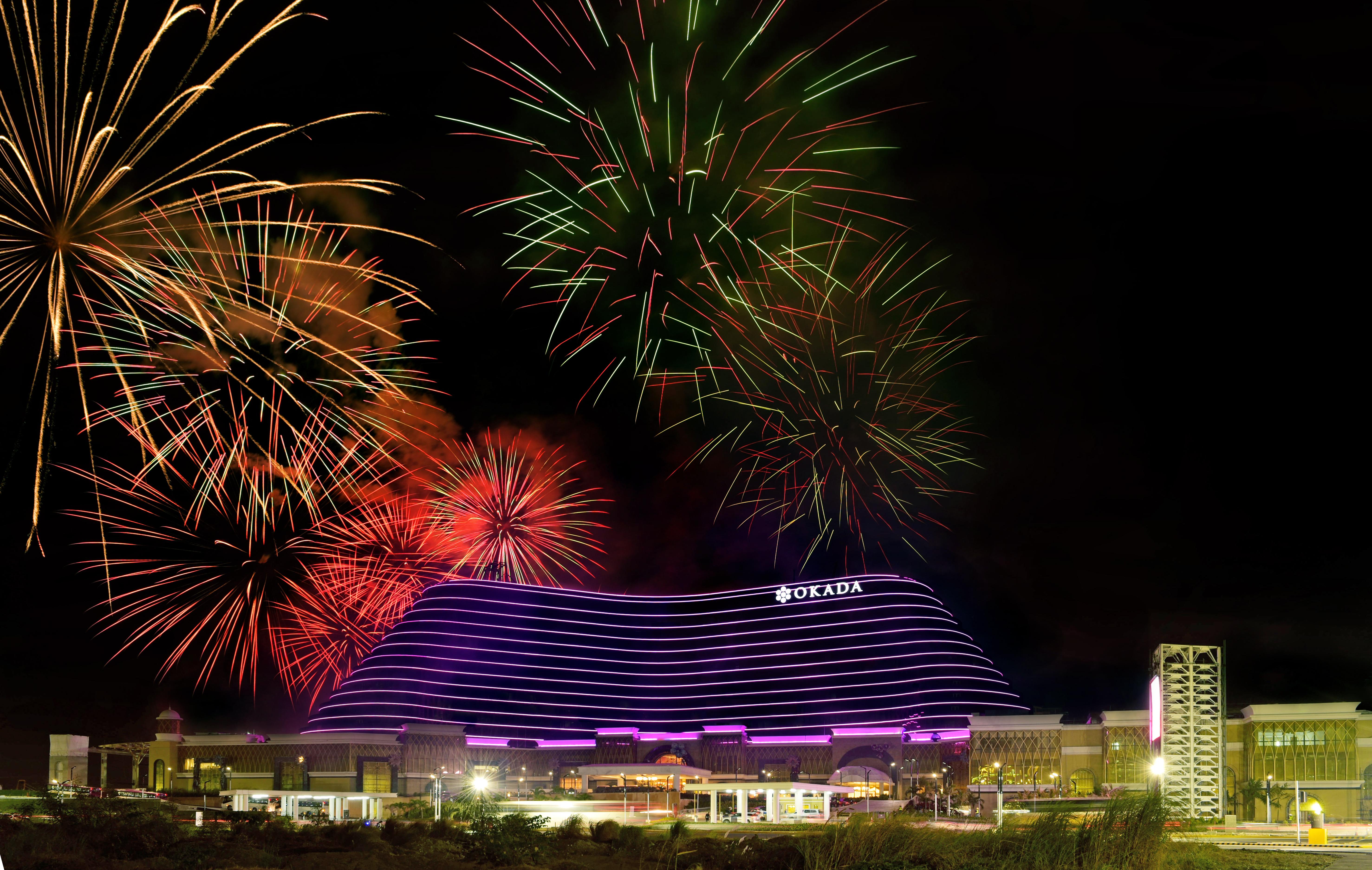 โอะกะดะ มะนิลา Hotel ปาไซ ภายนอก รูปภาพ The casino at night