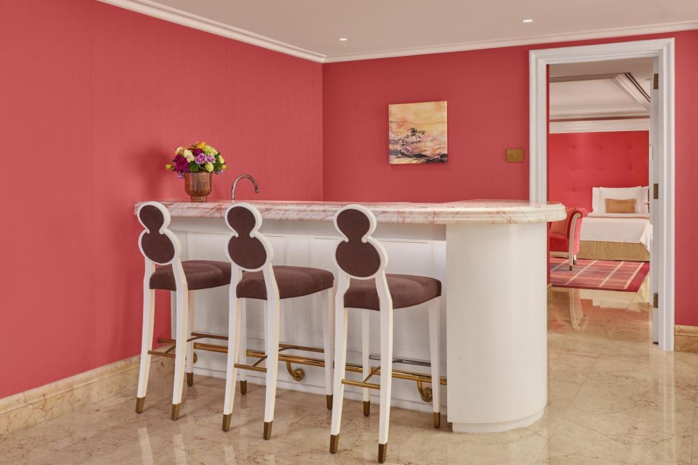 โอะกะดะ มะนิลา Hotel ปาไซ ภายนอก รูปภาพ A wet bar