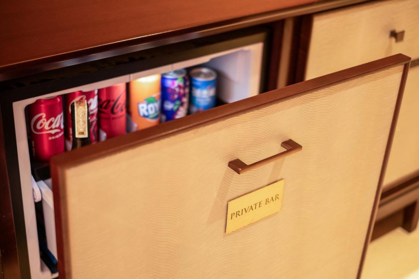 โอะกะดะ มะนิลา Hotel ปาไซ ภายนอก รูปภาพ Private Bar